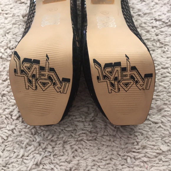 Iron fist platform golden pumps in mirror style - Picture 7 of 13